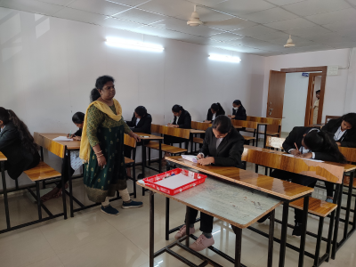 Judges evaluating essays